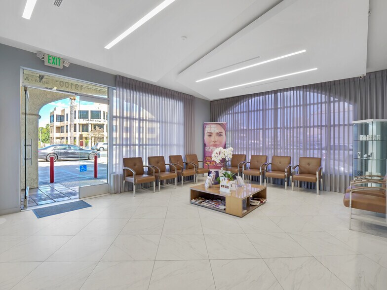 More Photos Of 19100 Ventura Blvd, Tarzana Storefront Retail Office For Lease