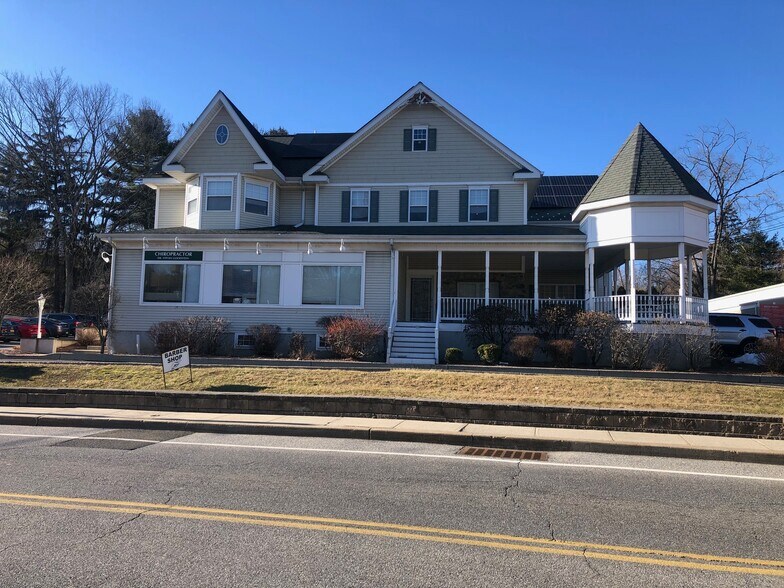 More Photos Of 537 N State Rd, Briarcliff Manor Village Office For Sale