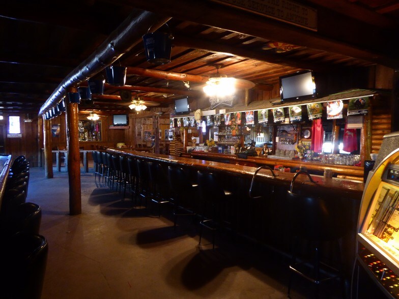 More Photos Of 607 W Main St, Payson Bar For Sale