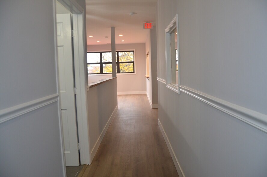 More Photos Of 510 N Collins St, Joliet Storefront For Lease