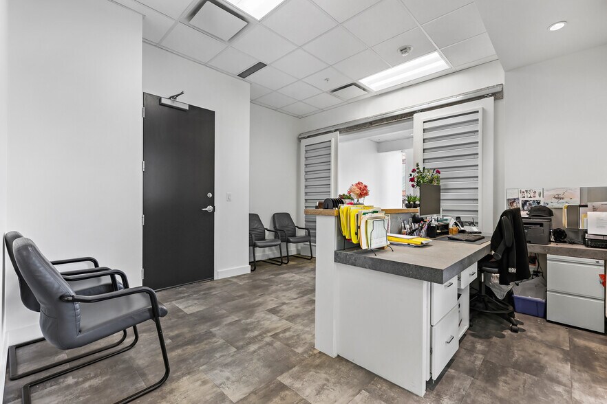 More Photos Of 888 4th Ave SW, Calgary Office For Sale