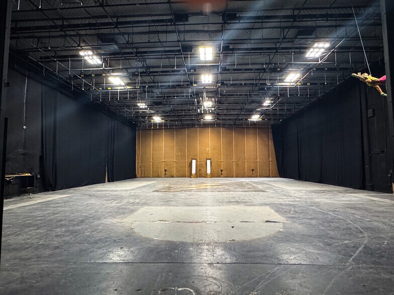 More Photos Of 7355 NW 41st St, Miami Warehouse For Sale