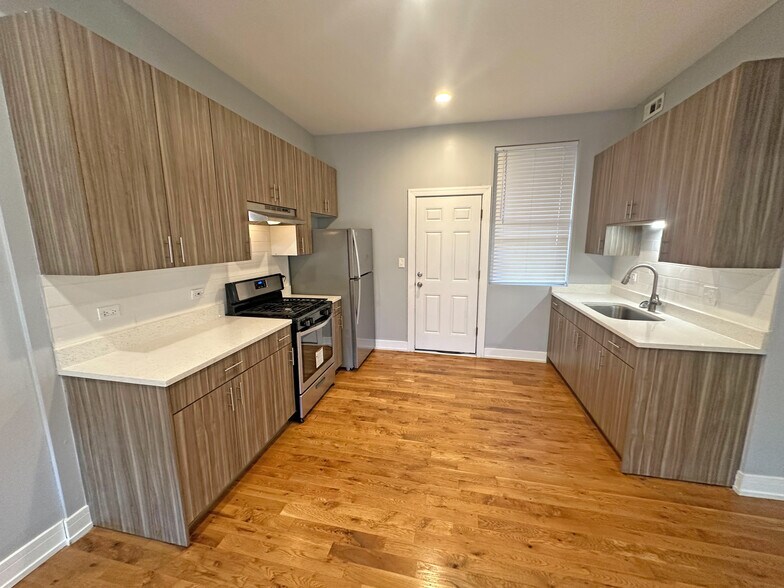 More Photos Of 4957 S Calumet Ave, Chicago Apartments For Sale