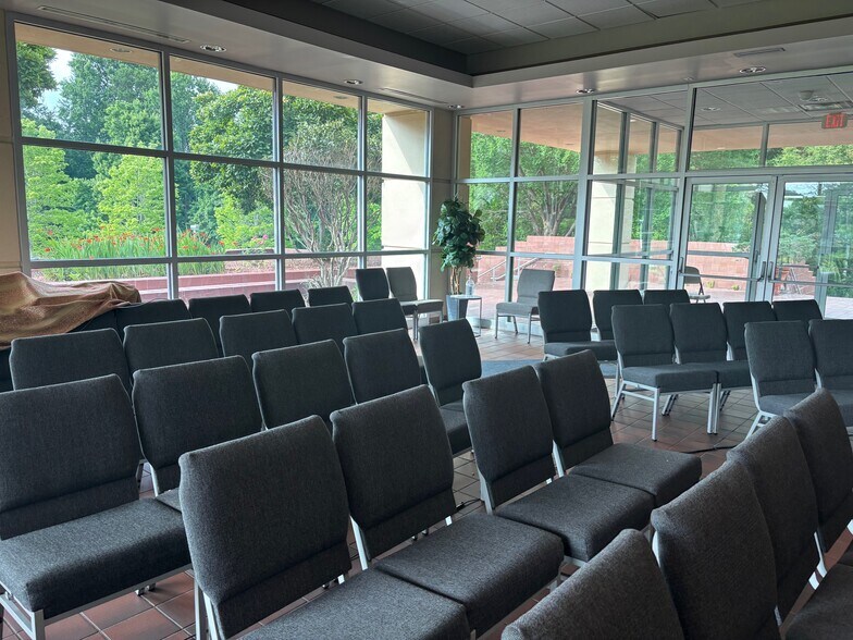 More Photos Of 308 E Centerview St, China Grove Office For Sale