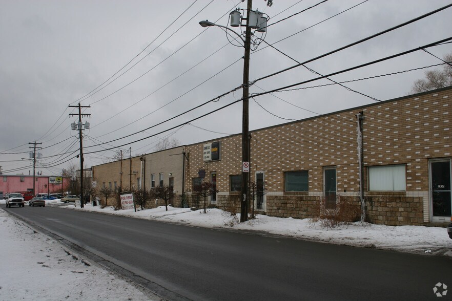 More Photos Of 2930-2942 Industrial Blvd, Bethel Park Warehouse For Lease