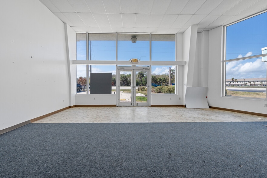 More Photos Of 5240 N Atlantic Ave, Cocoa Beach General Retail For Lease