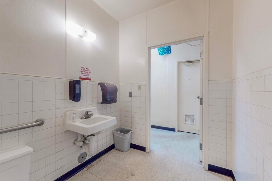 More Photos Of 2130-2301 Chelwood Park Blvd NE, Albuquerque Fast Food For Lease