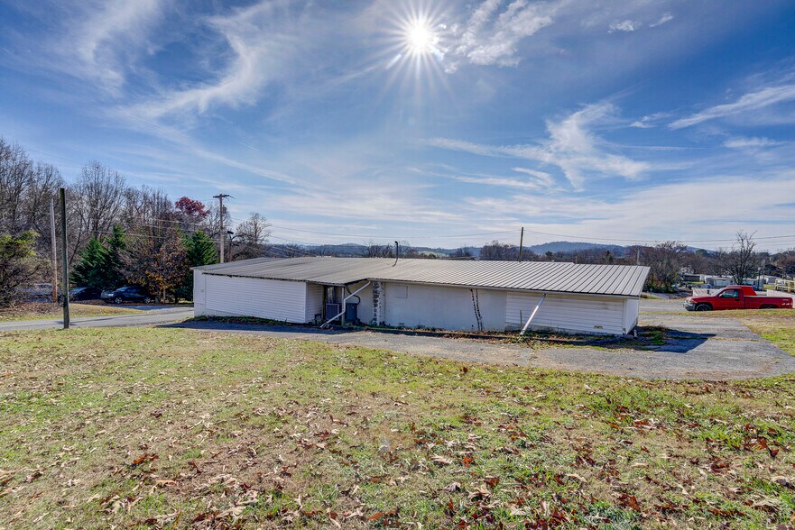 More Photos Of 127 Cherry St, Johnson City Industrial For Sale