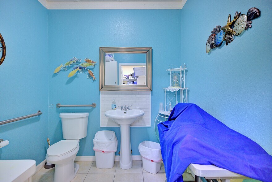 More Photos Of 5142 Schumacher Rd, Sebring General Retail For Sale