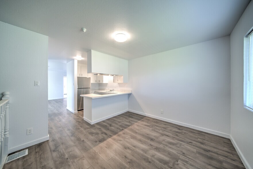 More Photos Of 408 Keller St, Petaluma Apartments For Sale