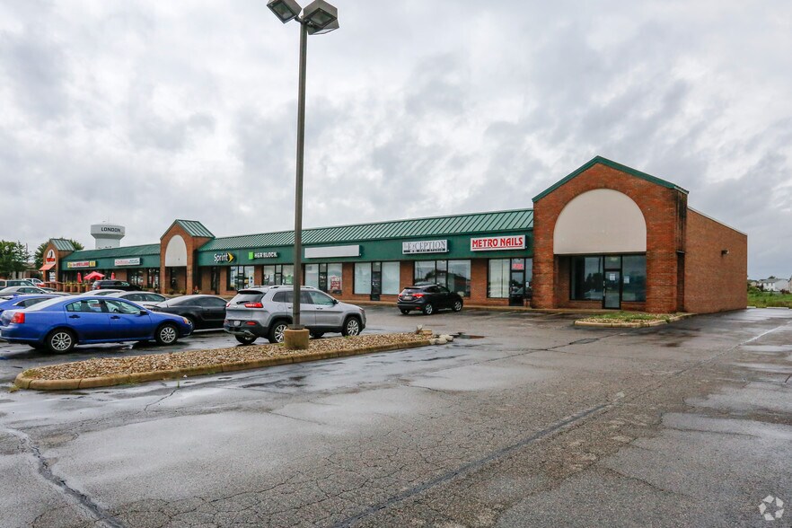 More Photos Of 289 Lafayette St, London Unknown For Lease