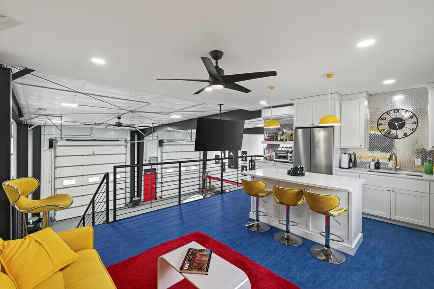 More Photos Of 663 Valerie Ave, Hudson Specialty For Sale