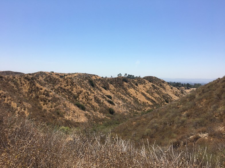 More Photos Of 18100 Sesnon Blvd, Granada Hills Land For Lease