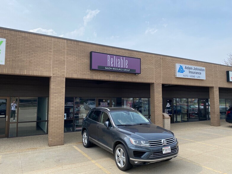 More Photos Of 2431-2567 Milton Ave, Janesville Freestanding For Lease