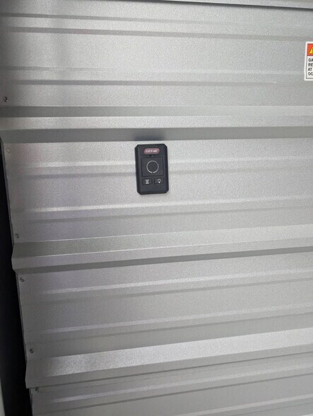 More Photos Of 10816 Fancher Rd, Westerville Warehouse For Lease