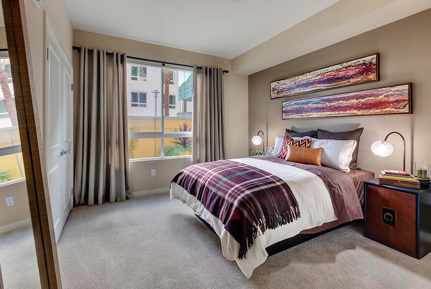 More Photos Of 5200 Wilshire Blvd, Los Angeles Apartments For Lease