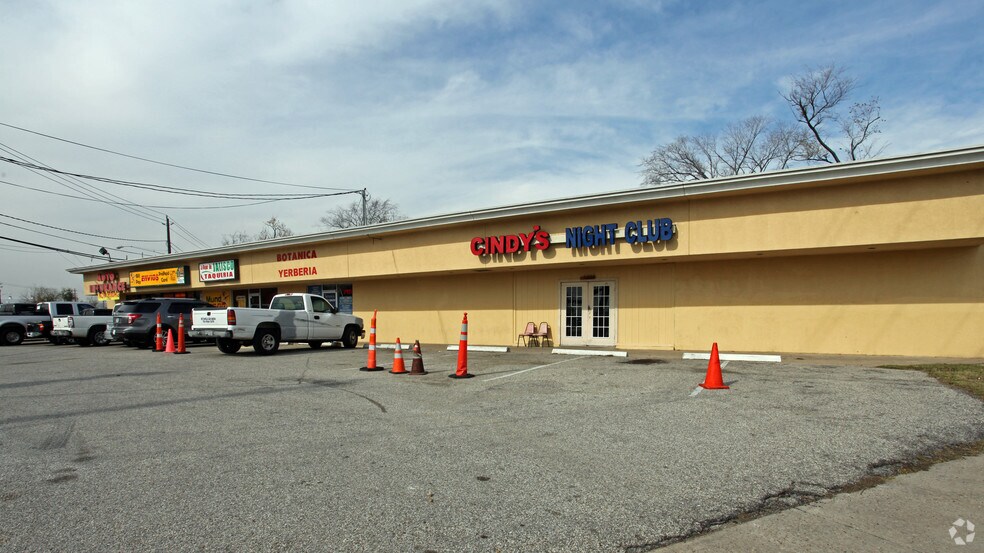 More Photos Of 11204 Hempstead Rd, Houston Unknown For Lease