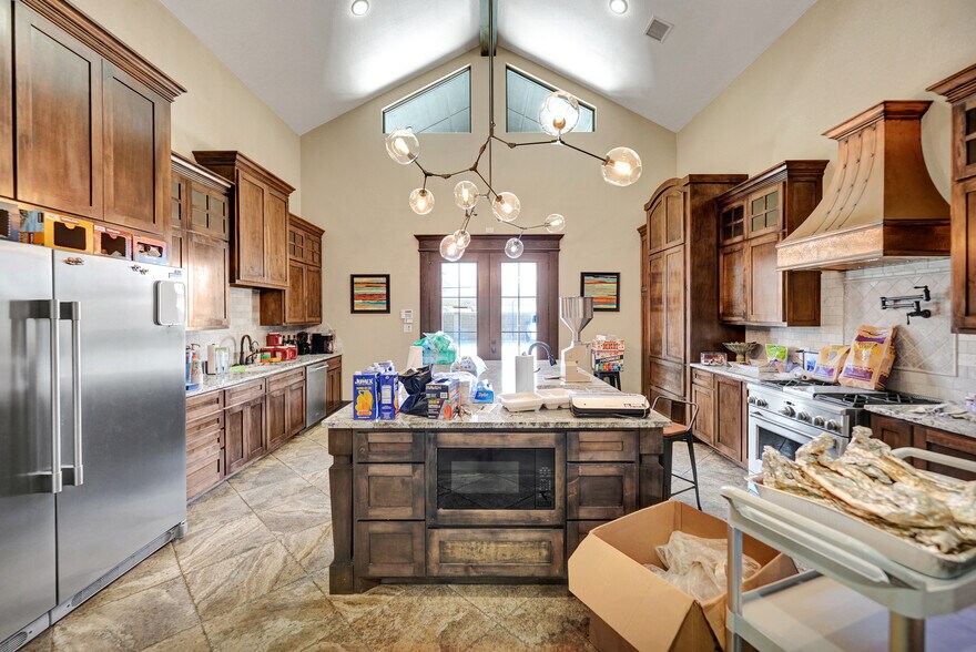 More Photos Of 4313 N County Rd W, Odessa Office For Sale