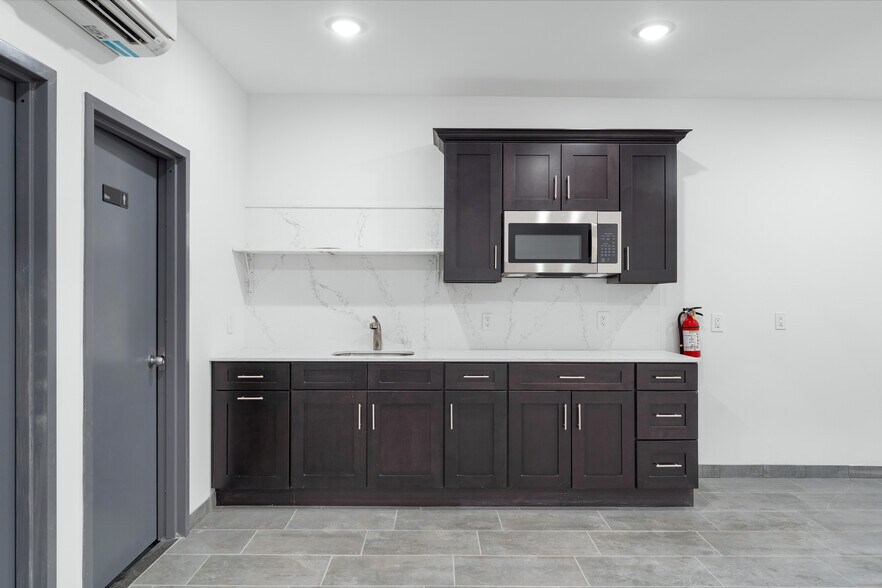 More Photos Of 470 Belleville Tpke, North Arlington Warehouse For Sale