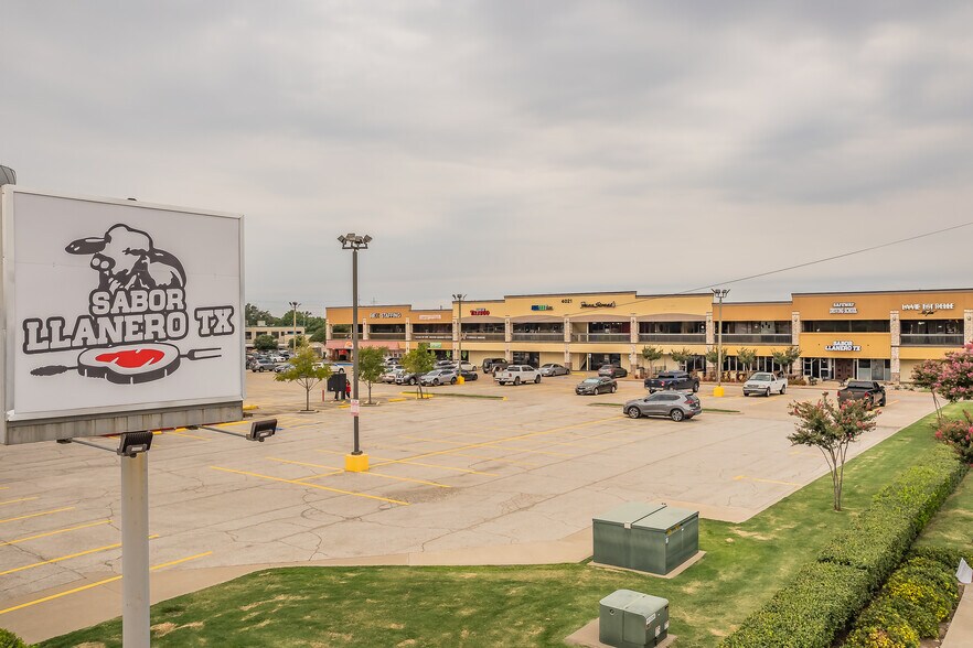 More Photos Of 4021 Belt Line Rd, Addison General Retail For Lease