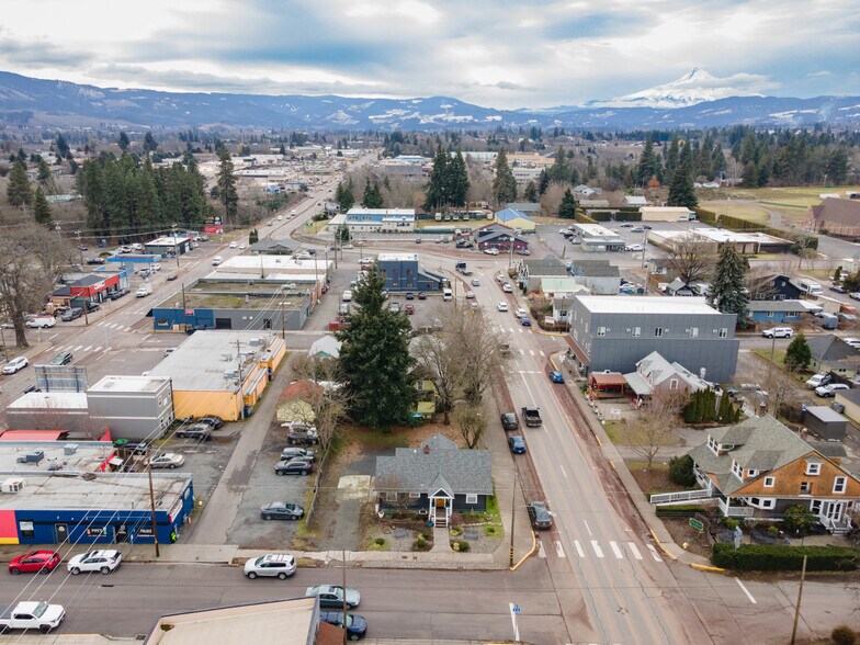 More Photos Of 1215 B St, Hood River Office For Lease