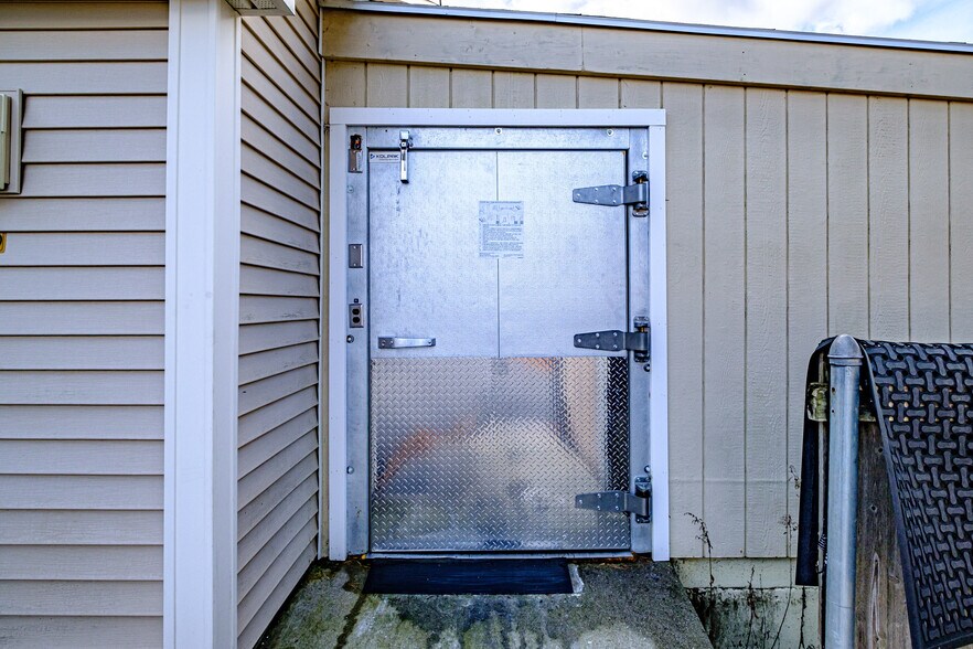 More Photos Of 150 US ROUTE 1, Freeport Fast Food For Sale