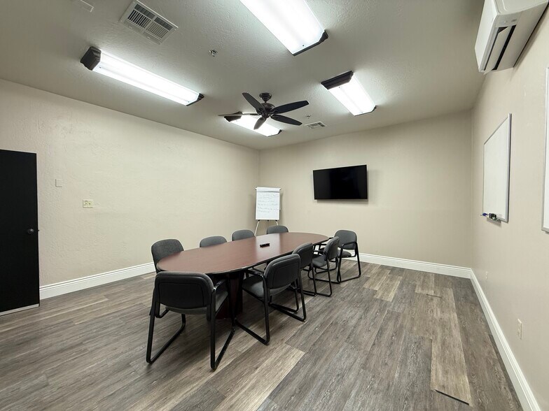 More Photos Of 3250 N Colorado St, Chandler Warehouse For Lease