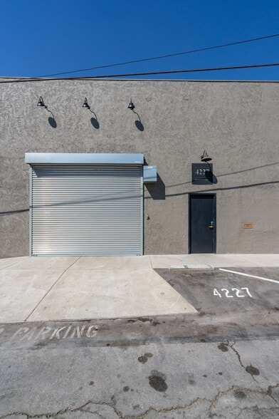 More Photos Of 4227 Whiteside St, Los Angeles Warehouse For Lease