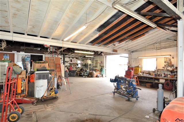 More Photos Of 1000 Walnut St, Red Bluff Service For Sale