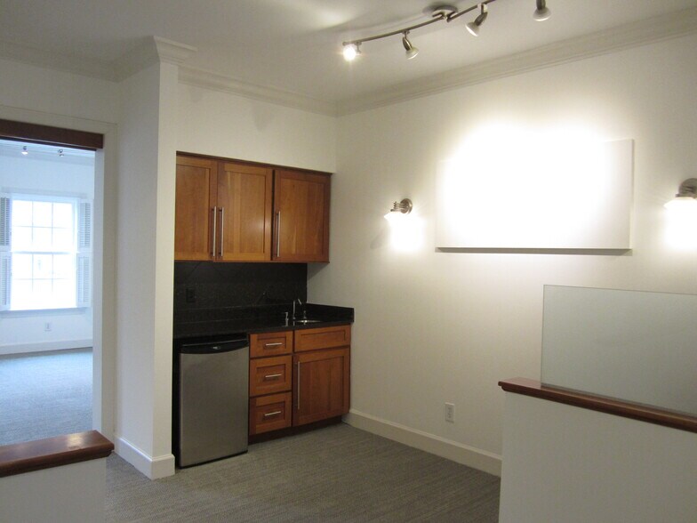 More Photos Of 452 E Paces Ferry Rd NE, Atlanta Office For Sale