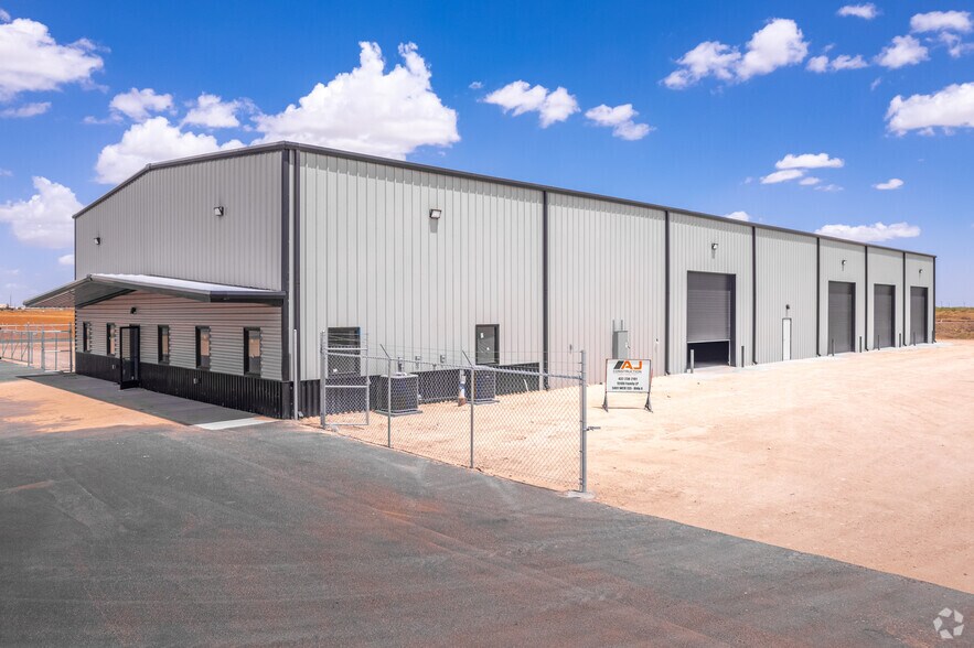 More Photos Of 5902 County Rd 135 rd, Midland Warehouse For Lease
