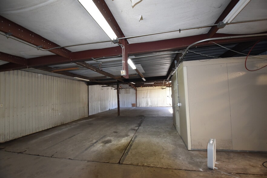 More Photos Of 2201 Chamberlain St, Houston Industrial For Sale