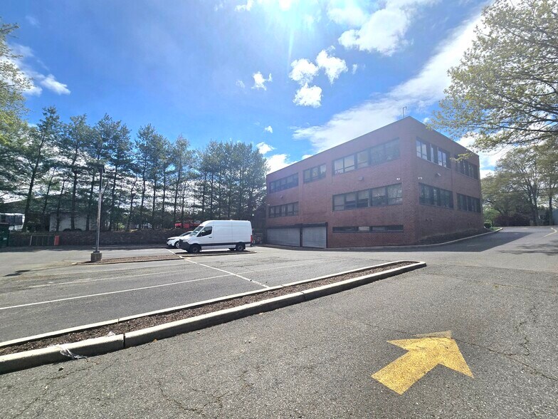 More Photos Of 228 Rivervale Rd, River Vale Office For Sale