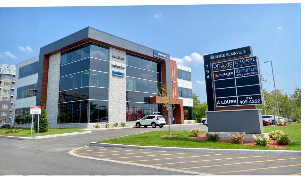 More Photos Of 794 Boul Du Cure-Labelle, Blainville Storefront Retail Office For Sale