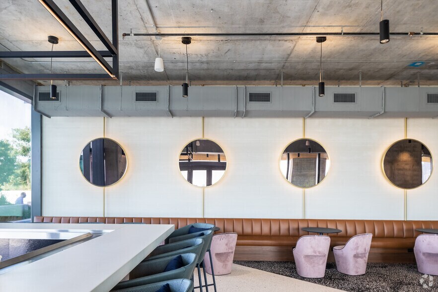 More Photos Of 545 NW 26th St, Miami Office For Lease