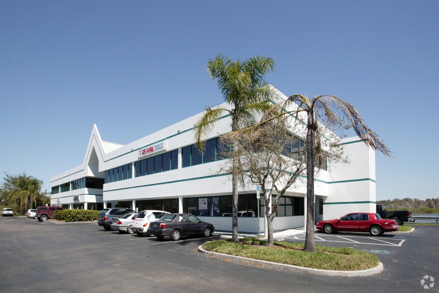 More Photos Of 17595 S Tamiami Trl, Fort Myers Medical For Lease