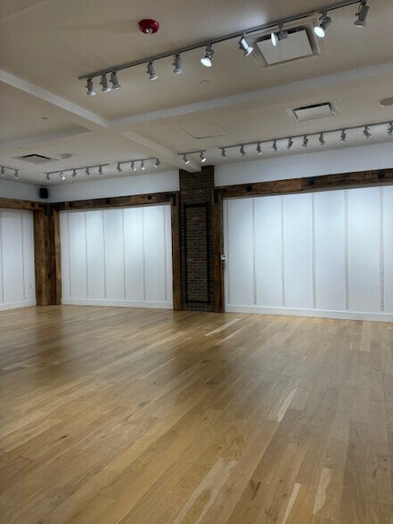 More Photos Of 1 Church St, Burlington Office For Lease