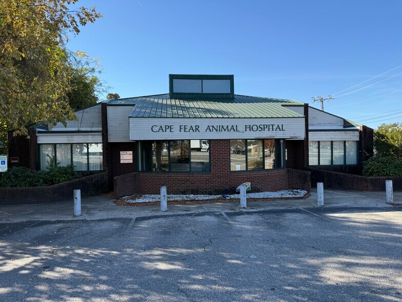 More Photos Of 3309 Bragg Blvd, Fayetteville Veterinarian Kennel For Lease