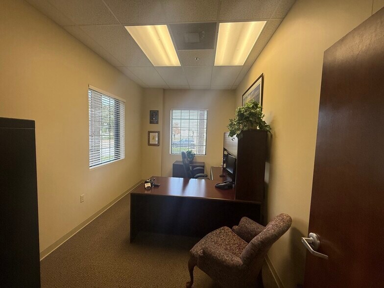 More Photos Of 8222 118th Ave, Largo Warehouse For Sale