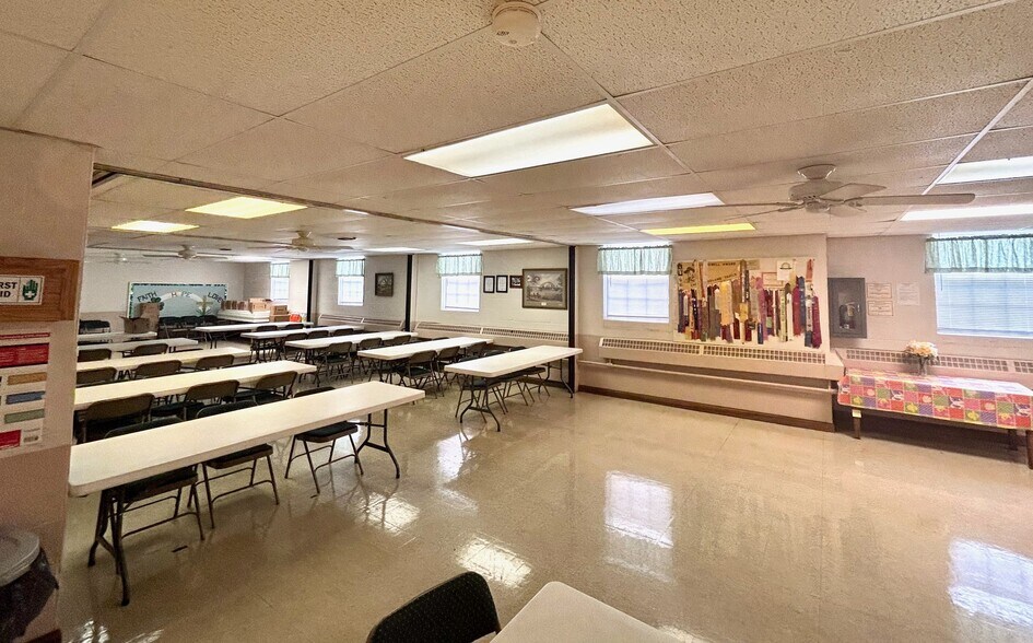 More Photos Of 11565 Pippin Rd, Cincinnati Religious Facility For Sale