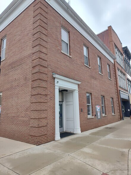 More Photos Of 701 Perry St, Napoleon Bank For Sale