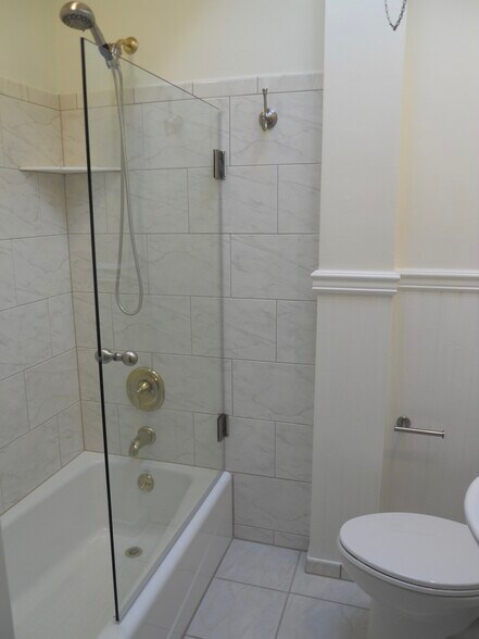 More Photos Of 3554-3556 Woodcrest Ave, Newtown Square Apartments For Sale