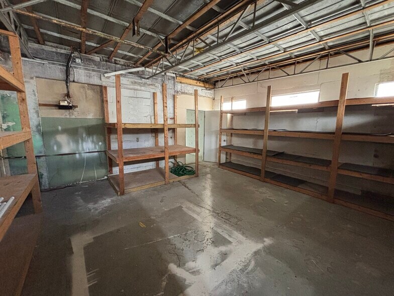 More Photos Of 1221 Court St, Clearwater Warehouse For Lease