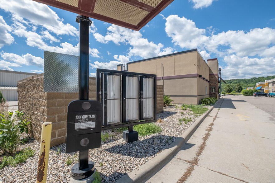 More Photos Of 101 W Lind St, Mankato Fast Food For Lease