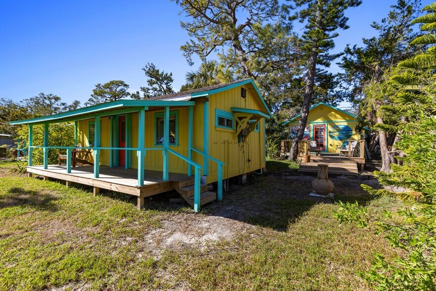 More Photos Of 12685 FL-24, Cedar Key Hotel For Sale