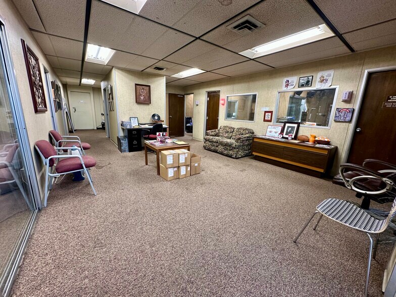 More Photos Of 372 S Jefferson St, Ripley General Retail For Sale