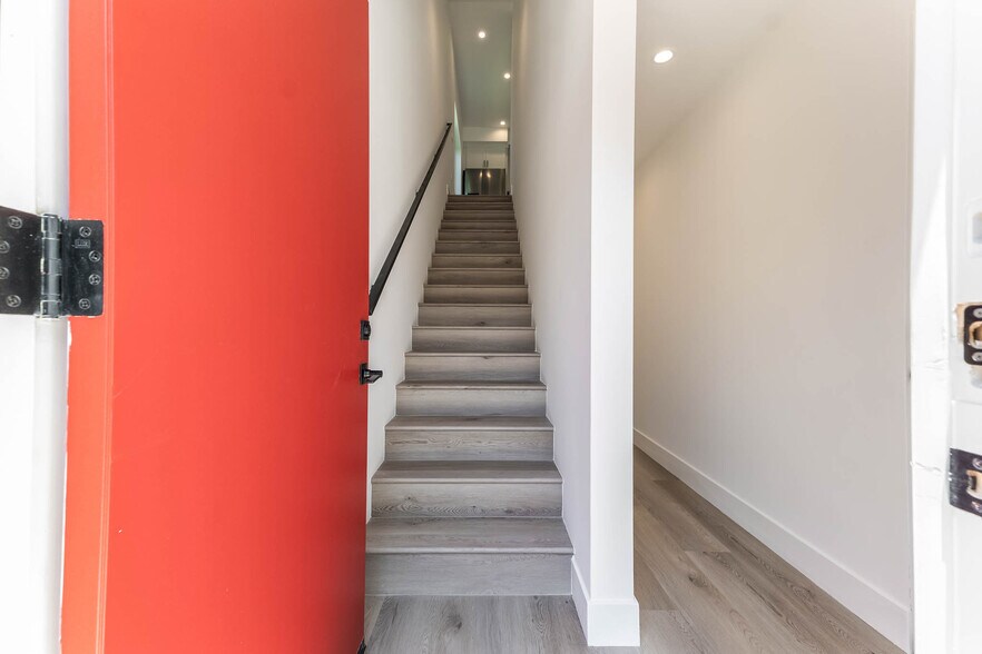 More Photos Of 21719 Hart St, Canoga Park Apartments For Sale