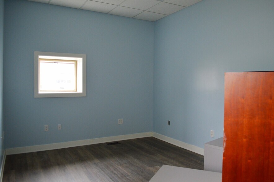 More Photos Of 960 King Hwy, Kalamazoo Medical For Sale