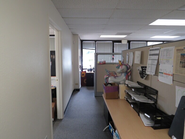 More Photos Of 610 Garrison St, Lakewood Flex For Lease