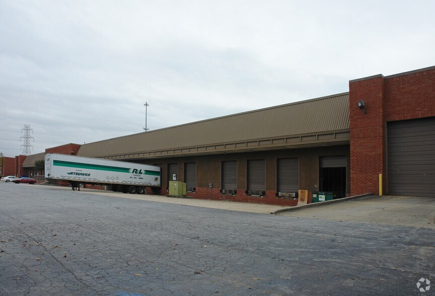 More Photos Of 6376 Corley Rd, Peachtree Corners Warehouse For Lease